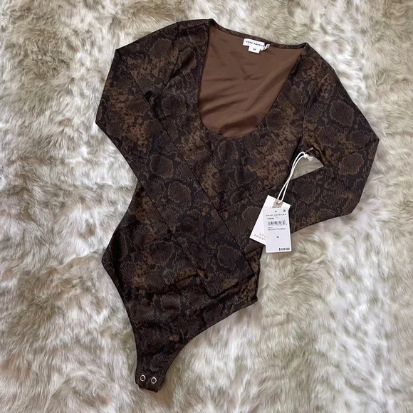 Good American Shine Python Scoop Neck Long Sleeve Bodysuit - Picture 10 of 14